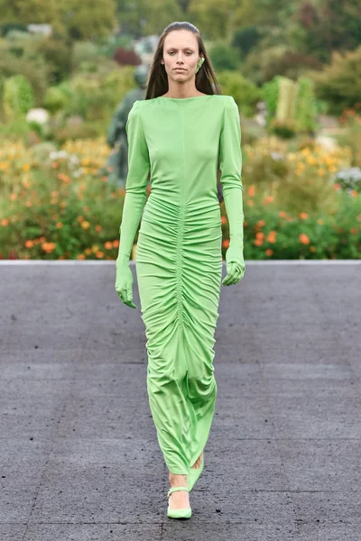 Look 4